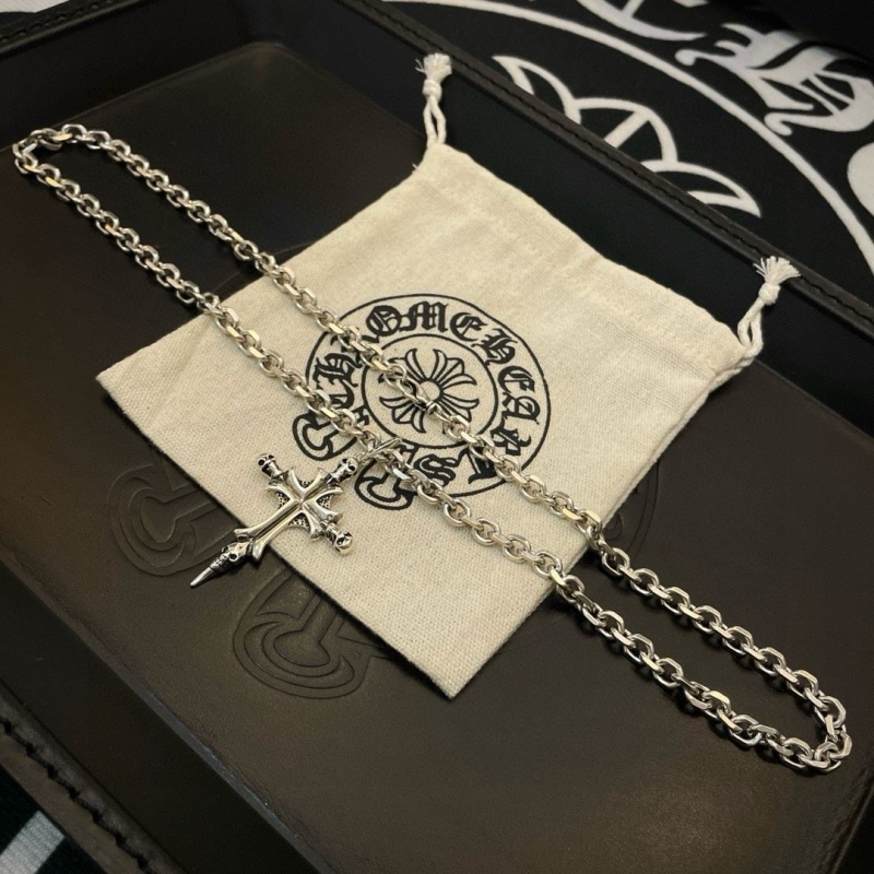 Ch*0me He**ts necklaces